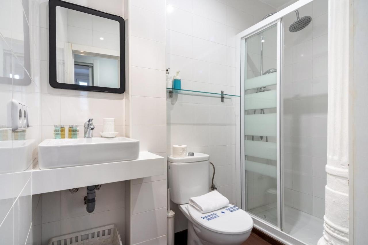2 Bedrooms 2 Bathrooms Furnished - Malasana - Bright Stylish - Mintystay マドリード エクステリア 写真