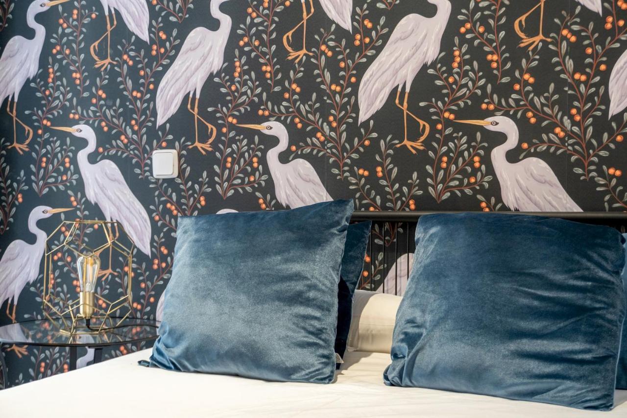 2 Bedrooms 2 Bathrooms Furnished - Malasana - Bright Stylish - Mintystay マドリード エクステリア 写真