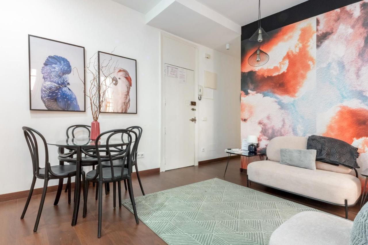 2 Bedrooms 2 Bathrooms Furnished - Malasana - Bright Stylish - Mintystay マドリード エクステリア 写真