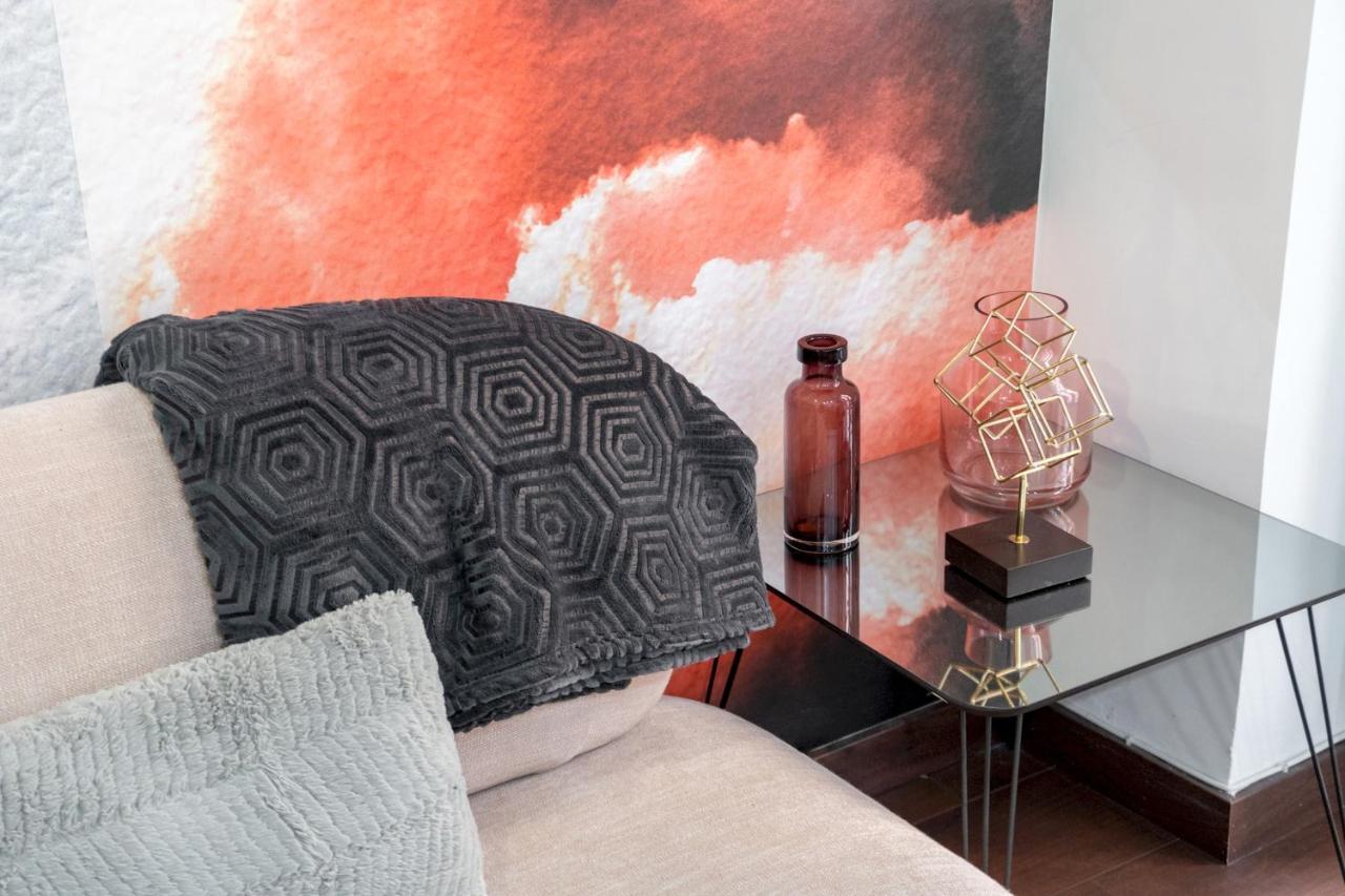 2 Bedrooms 2 Bathrooms Furnished - Malasana - Bright Stylish - Mintystay マドリード エクステリア 写真