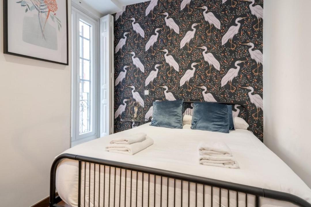 2 Bedrooms 2 Bathrooms Furnished - Malasana - Bright Stylish - Mintystay マドリード エクステリア 写真