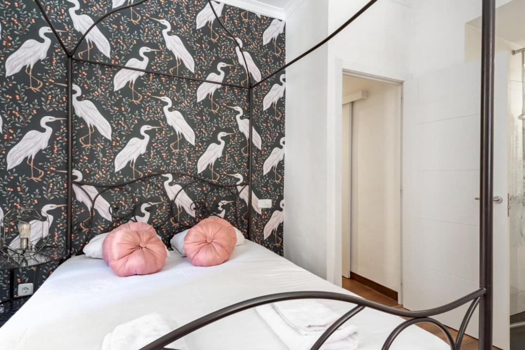 2 Bedrooms 2 Bathrooms Furnished - Malasana - Bright Stylish - Mintystay マドリード エクステリア 写真